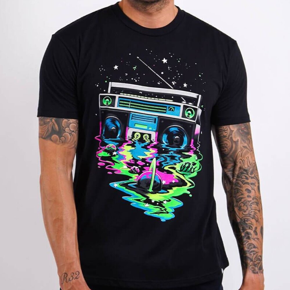 Into the AM Cosmic Beats Tee T-Shirt (XXL)